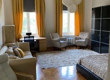 Bright 2-Bedroom Apartment Near Ludovika Square – District IX