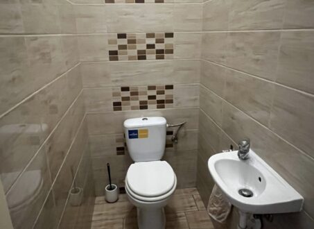 Bright 2-Bedroom Apartment Near Ludovika Square – District IX