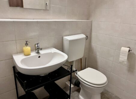Bright, Fully Furnished Apartment with Balcony – District VIII, Budapest
