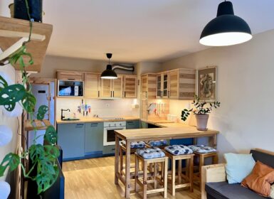 Bright, Fully Furnished Apartment with Balcony – District VIII, Budapest