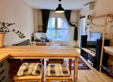 Bright, Fully Furnished Apartment with Balcony – District VIII, Budapest