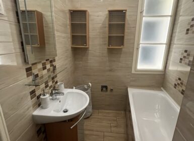 Bright 2-Bedroom Apartment Near Ludovika Square – District IX