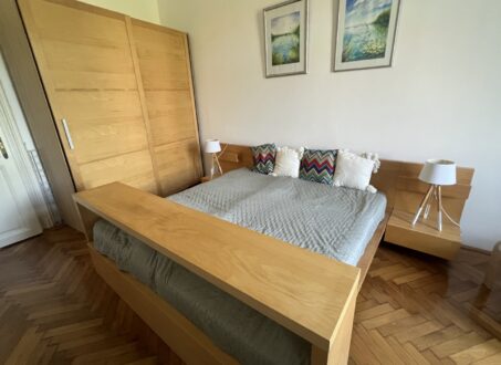 Bright 2-Bedroom Apartment Near Ludovika Square – District IX