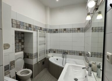 Bright, Renovated Apartment for Rent in Budapest District VI – Weiner Leó Street