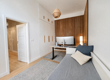 Beautiful 2-Bedroom Apartment with Balcony in the Heart of Budapest – Steps from the Opera House