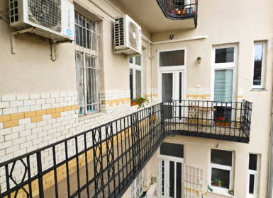 Beautiful 2-Bedroom Apartment with Balcony in the Heart of Budapest – Steps from the Opera House