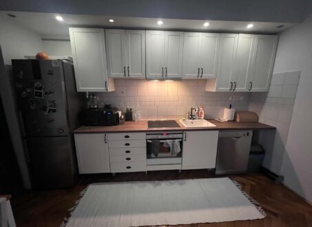 Bright 2-Bedroom Apartment Near Ludovika Square – District IX