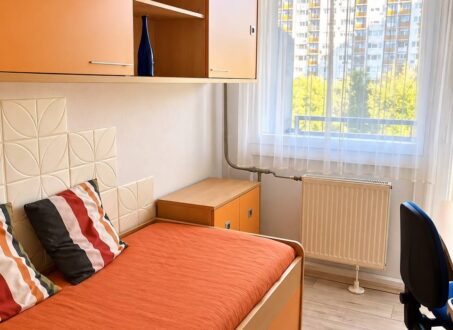 Spacious 3-Bedroom Apartment with 3 Balconies Near the Danube – District XIII