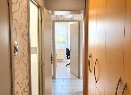Spacious 3-Bedroom Apartment with 3 Balconies Near the Danube – District XIII