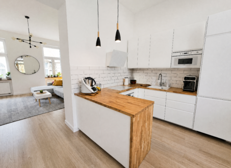 Beautiful 2-Bedroom Apartment with Balcony in the Heart of Budapest – Steps from the Opera House