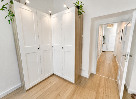 Beautiful 2-Bedroom Apartment with Balcony in the Heart of Budapest – Steps from the Opera House