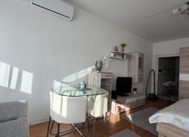 Bright Studio with Gellért Hill Views – District VIII, Tömő Street